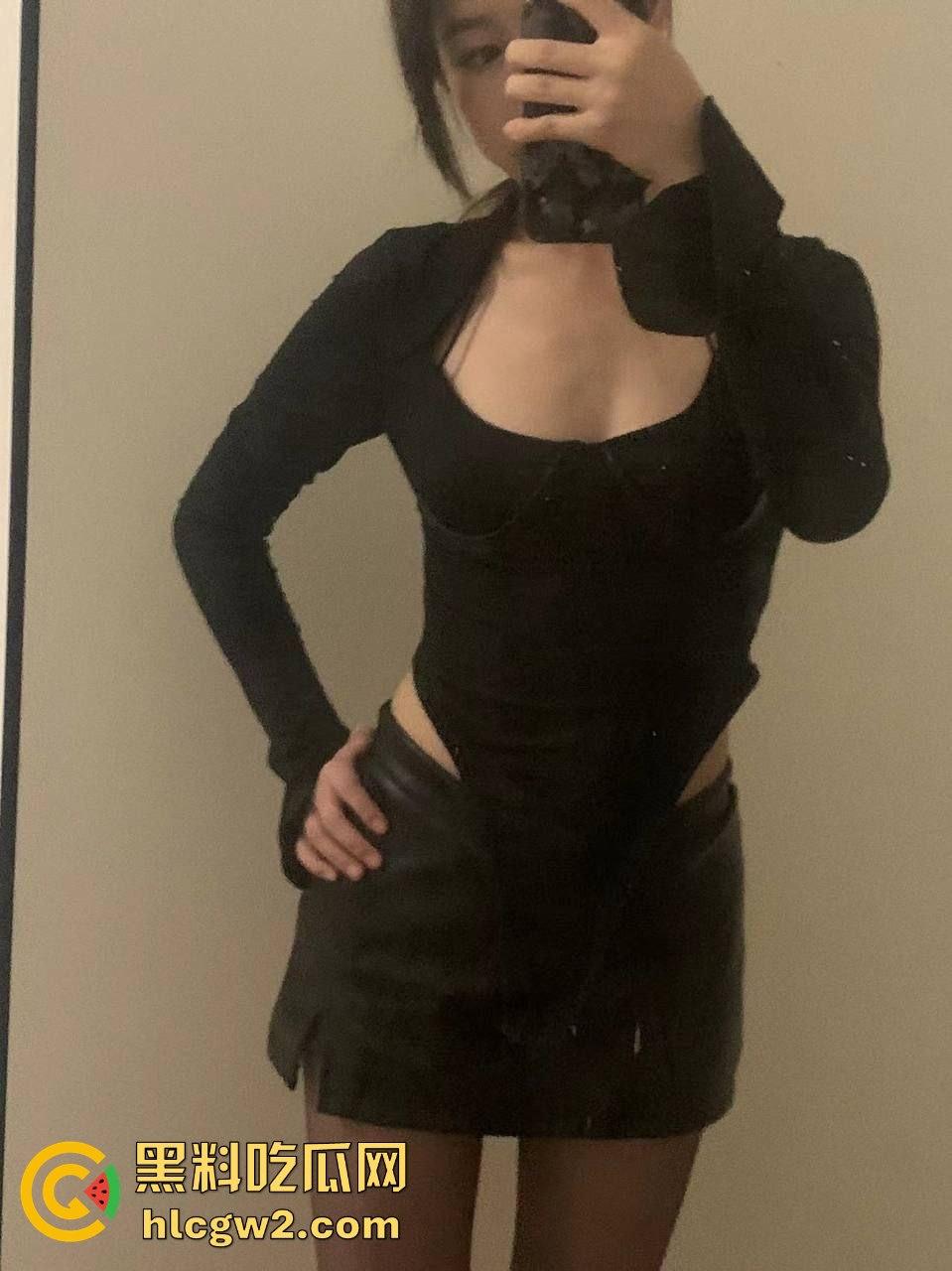 瓜友投稿表弟介绍的大三骚妹妹【李雪菲】放假期间赚生活费 2K包夜物有所值 真他妈顶！-7