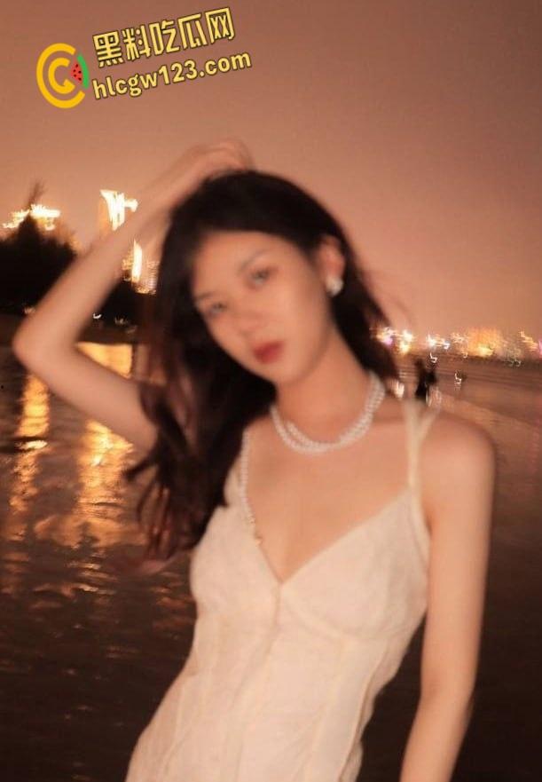 00后模特【蒯欣欣】清纯T台变情趣野猫，白虎肥臀后入，娇喘勾魂内射还想再来一炮!-2