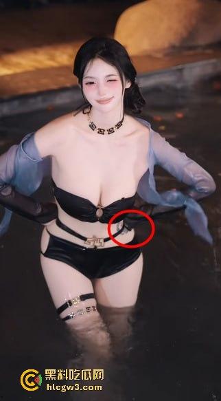 抖音28W粉丝反差婊【史迪西】直播间故意走光勾引！榜一大哥刷万元换来裸聊自慰玩具秀，视频流出太劲爆！-2