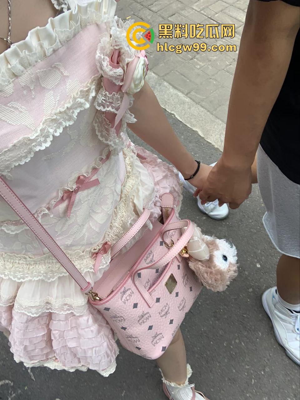 重庆化工职业洛丽塔骚鸡【黄娅】与体育生网友面基一顿饭就得吃,母狗模样口爆吃鸡吞精!独家流出!-4