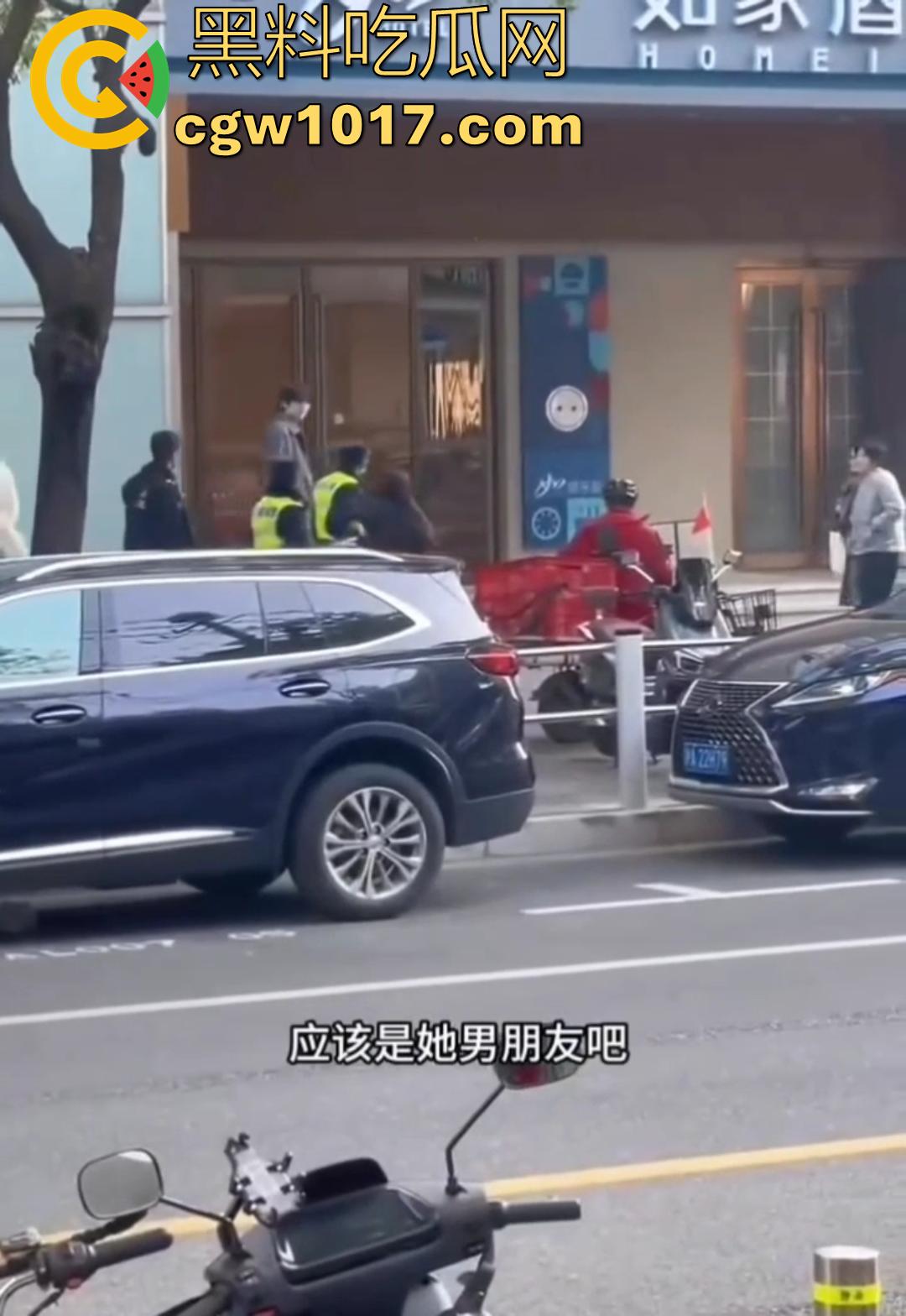 大型捉奸现场视频曝光 女友谎称跟朋友吃饭 实则出去酒店开房上钟 男友捉奸当场报警有人卖淫大义灭亲！-6