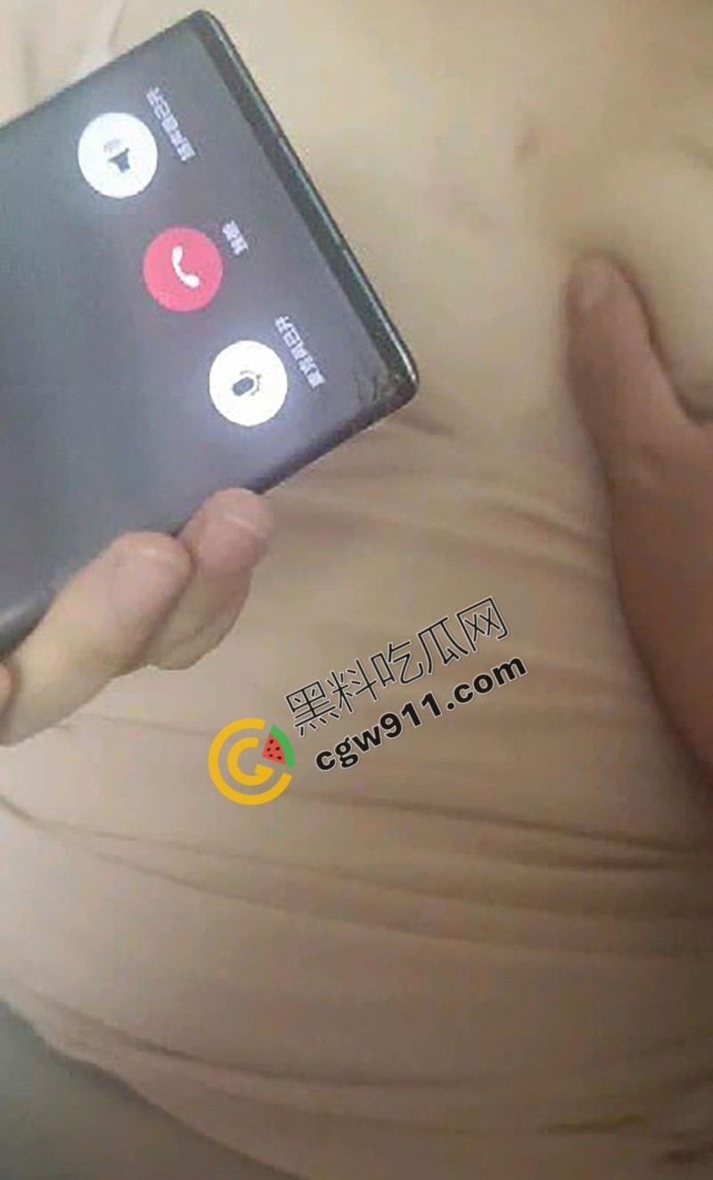 海角大神强上醉酒的妈妈！北京老哥语音通话指导我操老妈，刺激到老妈流水很多-7