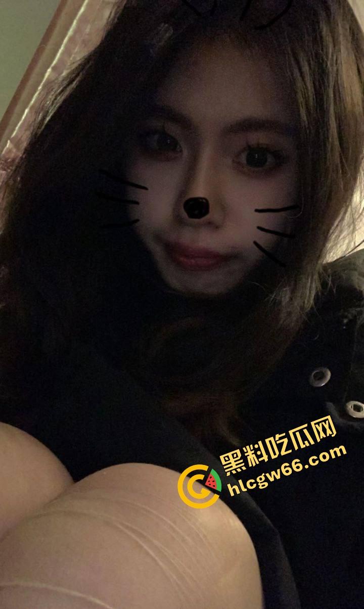 浙江大三学姐『赵悦』反差爆炸，朋友圈文艺白月光，私下骚得裸聊自慰插穴，酒店啪啪肥臀后入被操成狗！-4