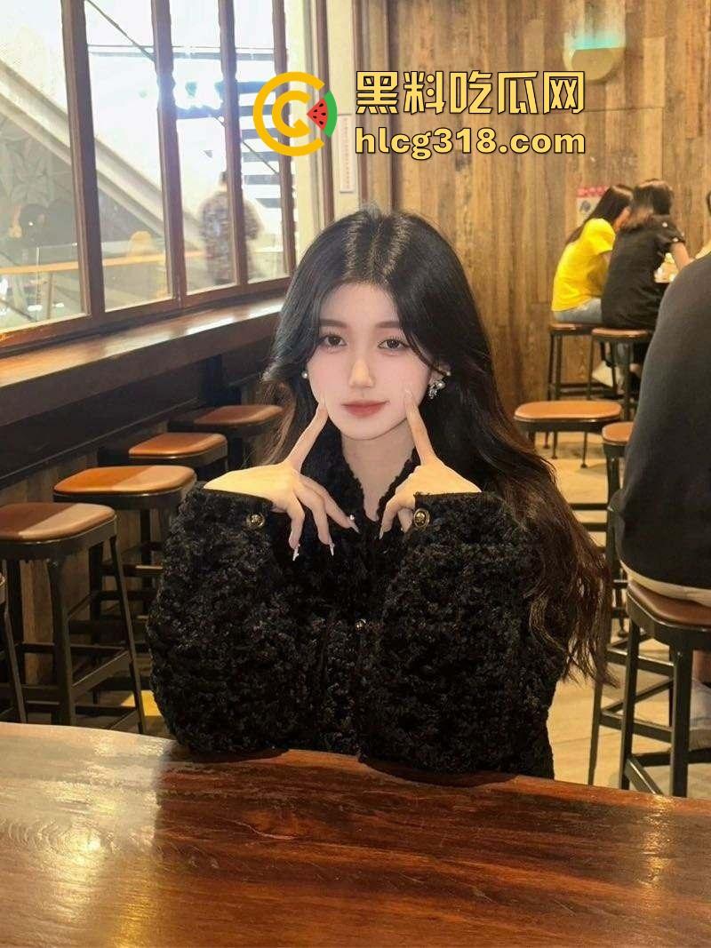 你还以为高端外围豪车天生紧？全靠阴道收缩术收成死夹货，富哥上手就说一根手指进去都得抹油！-3