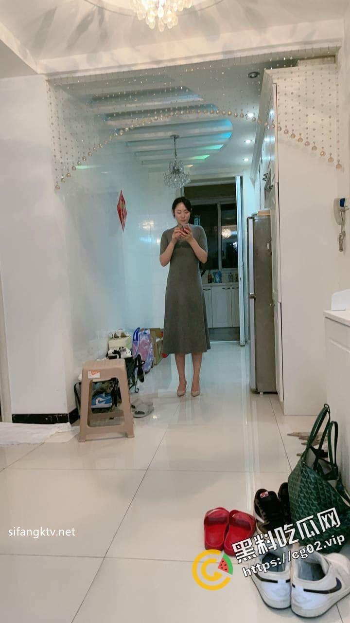 顶级反差婊曝光流出【苗芳】 邻家御姐风 高挑丰满得身材 气质极佳 海量骚鸡自拍照60P+14分钟性爱合集-51