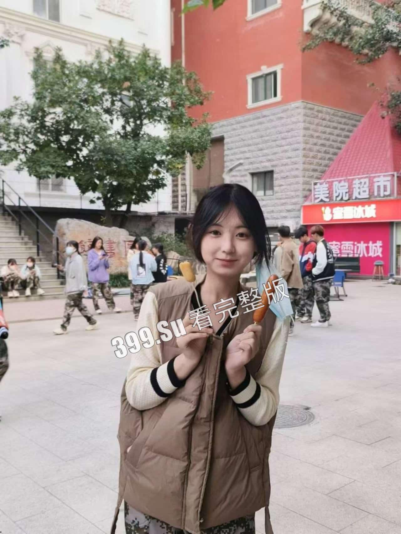 吃瓜 河北石家庄  河北美术学院   大一播音系 张子怡 口交视频泄露-1