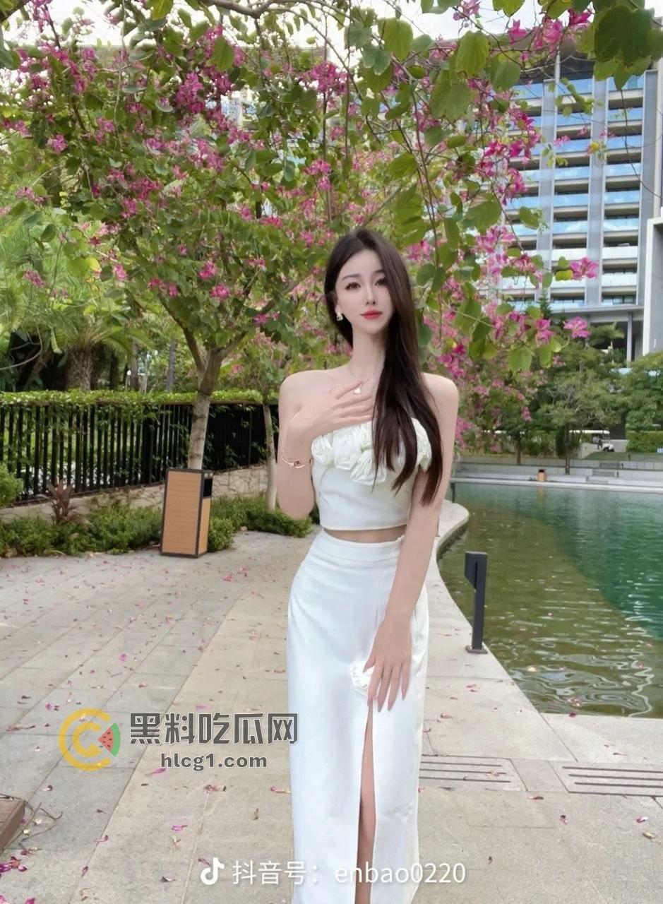 抖音账号恩恩恩宝大尺度爆料！为博礼物竟自拍做爱露点视频！-2