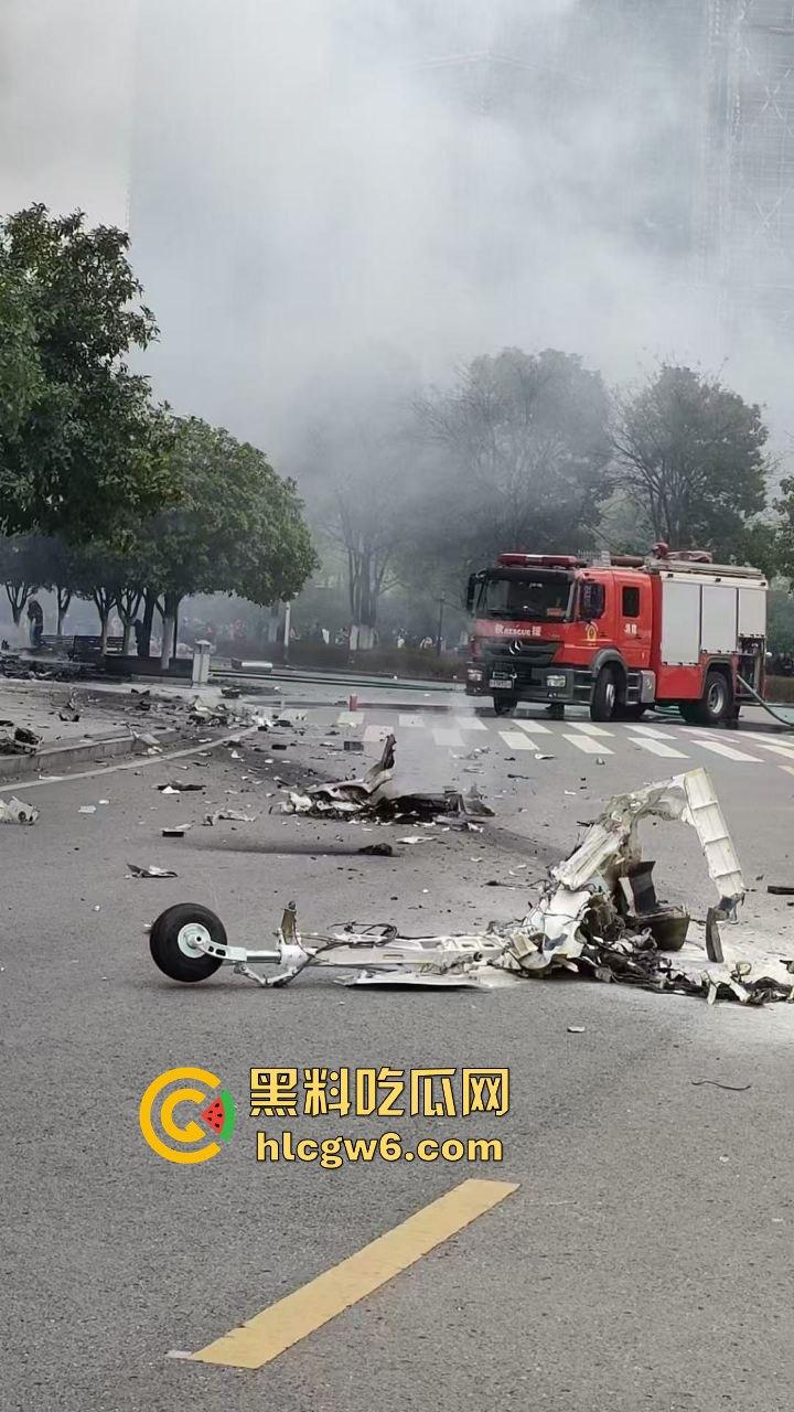 无人机大闹荆州奥体中心，飞行器自作主张冲向构筑物，伤者急救中 飞行员估计没上过航校？-9