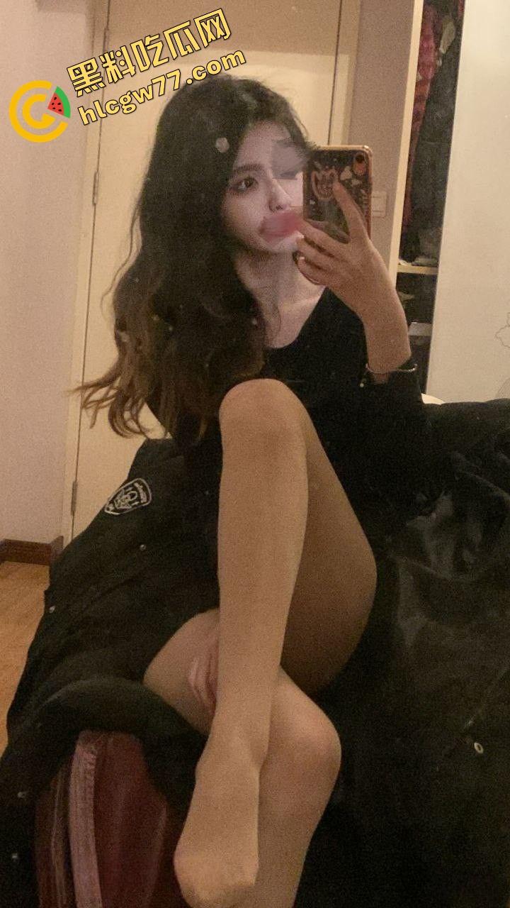 长沙校花『凯雯』私底下是小母狗？美拍背后的骚气日常曝光，被爆射到屁股发烫！-1