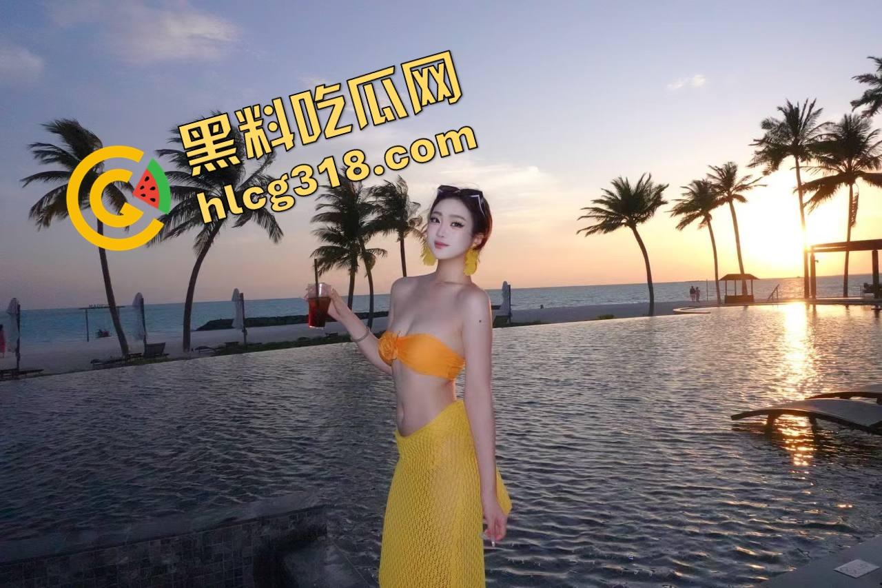 本想帮隔壁妹子炒个菜，结果她光身子出来说调料在高处，刚抱起来就干上了，出租屋啪啪太带感！-4