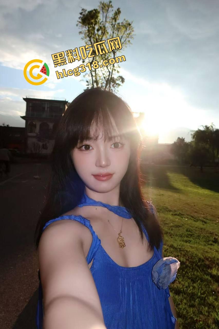 人妻旗袍小骚逼独自在家抠到喷水,爆操后床单成河,白虎鲍夹屌叫到破音,这种骚逼撸一发不亏!-3