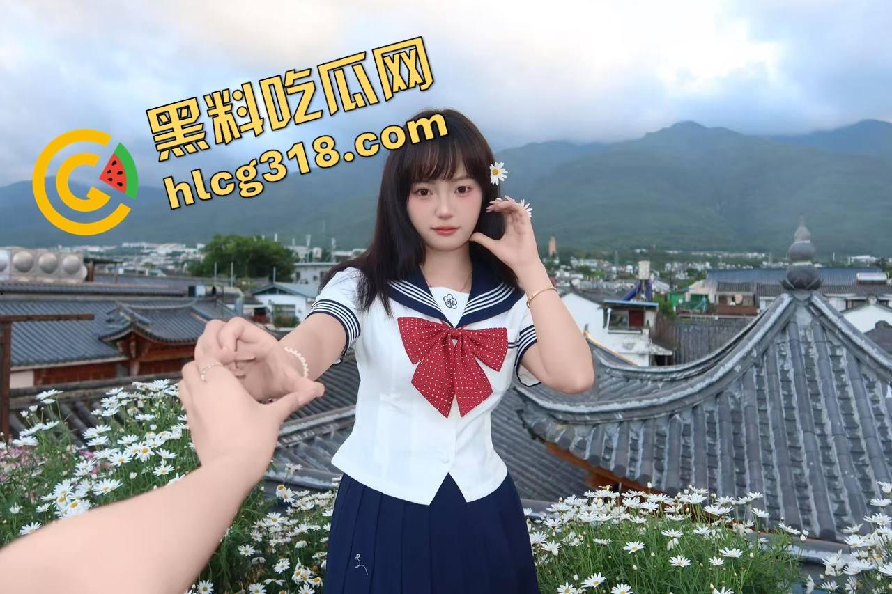 人妻旗袍小骚逼独自在家抠到喷水,爆操后床单成河,白虎鲍夹屌叫到破音,这种骚逼撸一发不亏!-6