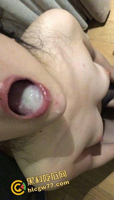 刚毕业就这么放得开？青岛小情侣酒店大战，男友颜射全吞光，还要拉闺蜜来3P！-10