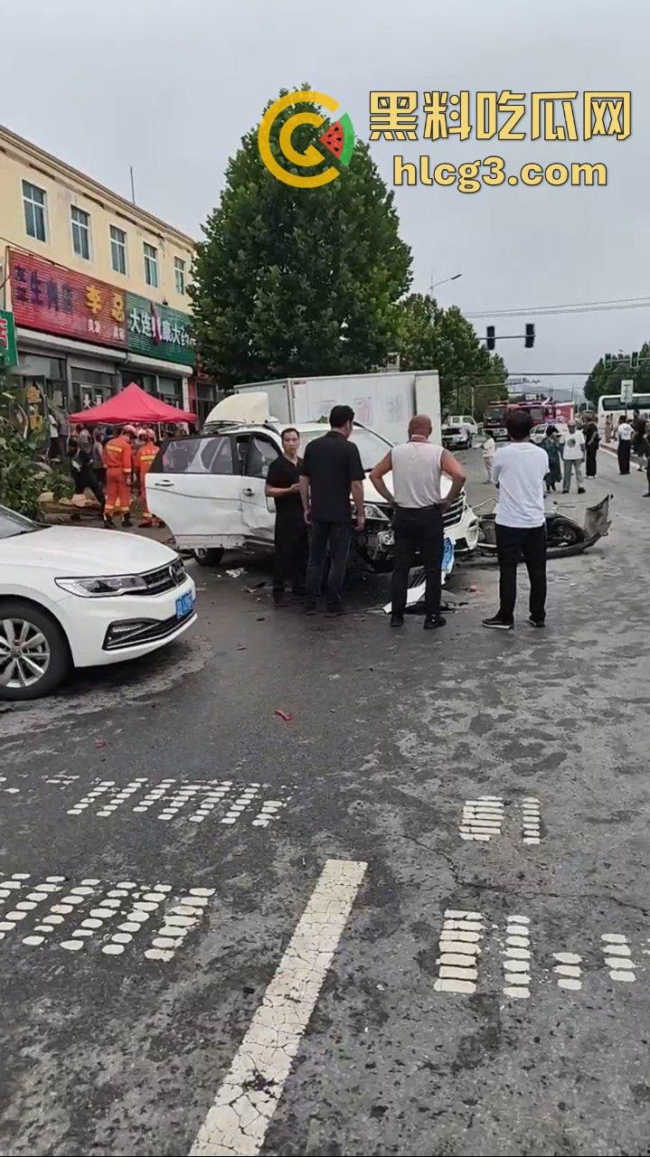 大连普兰店 大货车制动系统失控 刹车失灵 连撞数车 致一名女大学生死亡 对象发文感慨 3人受伤！-6