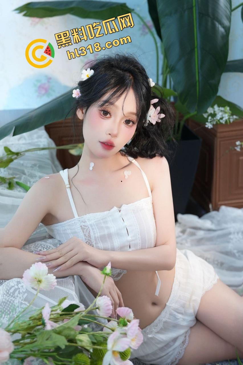 海角大神大礼包白丝小姨子给兄弟破处，巨乳骚动撩拨小老弟，第一次就吃这么好，舔奶插屁眼嗨到断魂！-8