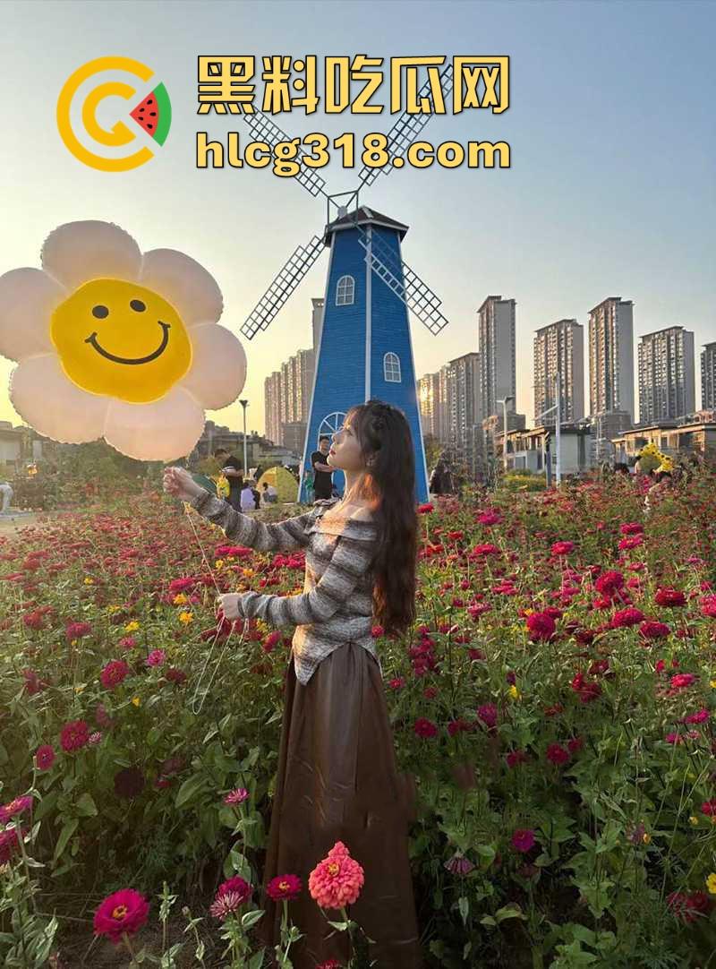 海角乱伦大神，排卵期把姐姐按倒床上强行推倒，无套后入内射，把她都给操哭了！-4