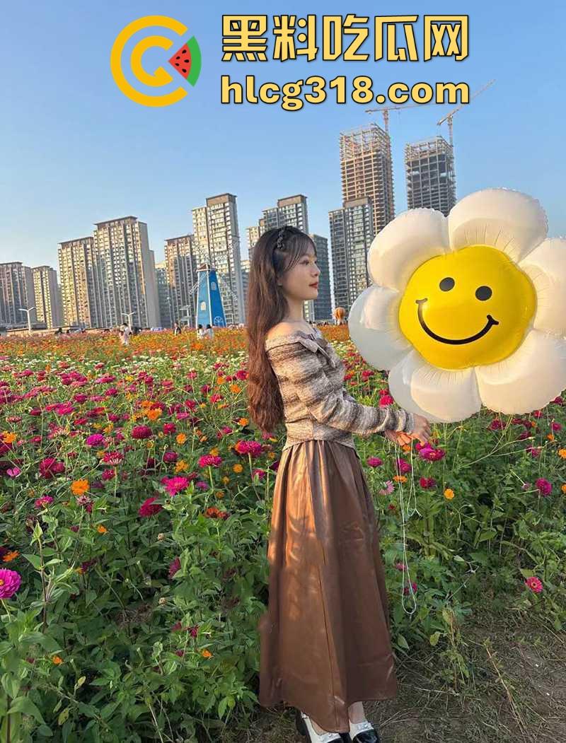 海角乱伦大神，排卵期把姐姐按倒床上强行推倒，无套后入内射，把她都给操哭了！-5