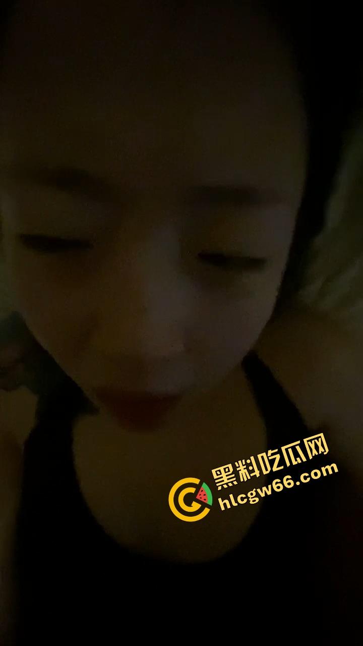 石家庄前女友【王沐沐】太顶了，火锅店老板娘身材火辣，嫩穴紧水多小穴一夹就射，口活舔到我腿软！-7