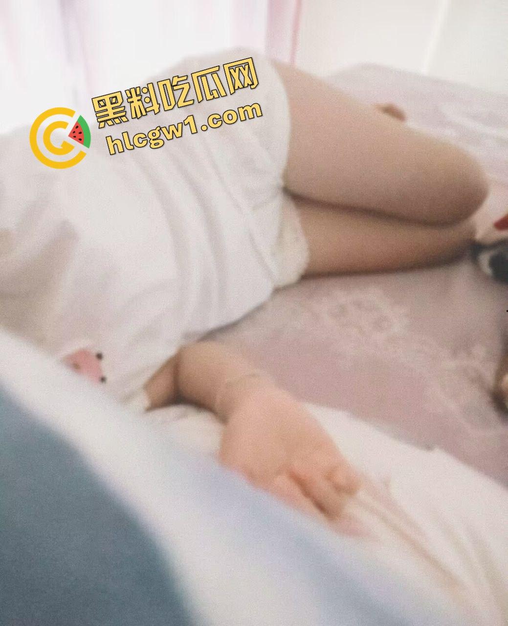 湖北荆门胯下母狗『任玉琪』不想努力被金主包养 调教打奶子 完全当狗使！独家曝光流出！-3