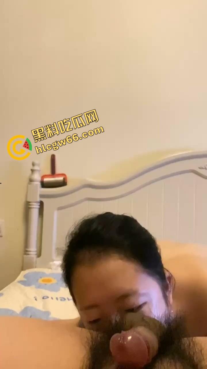 石家庄前女友【王沐沐】太顶了，火锅店老板娘身材火辣，嫩穴紧水多小穴一夹就射，口活舔到我腿软！-17