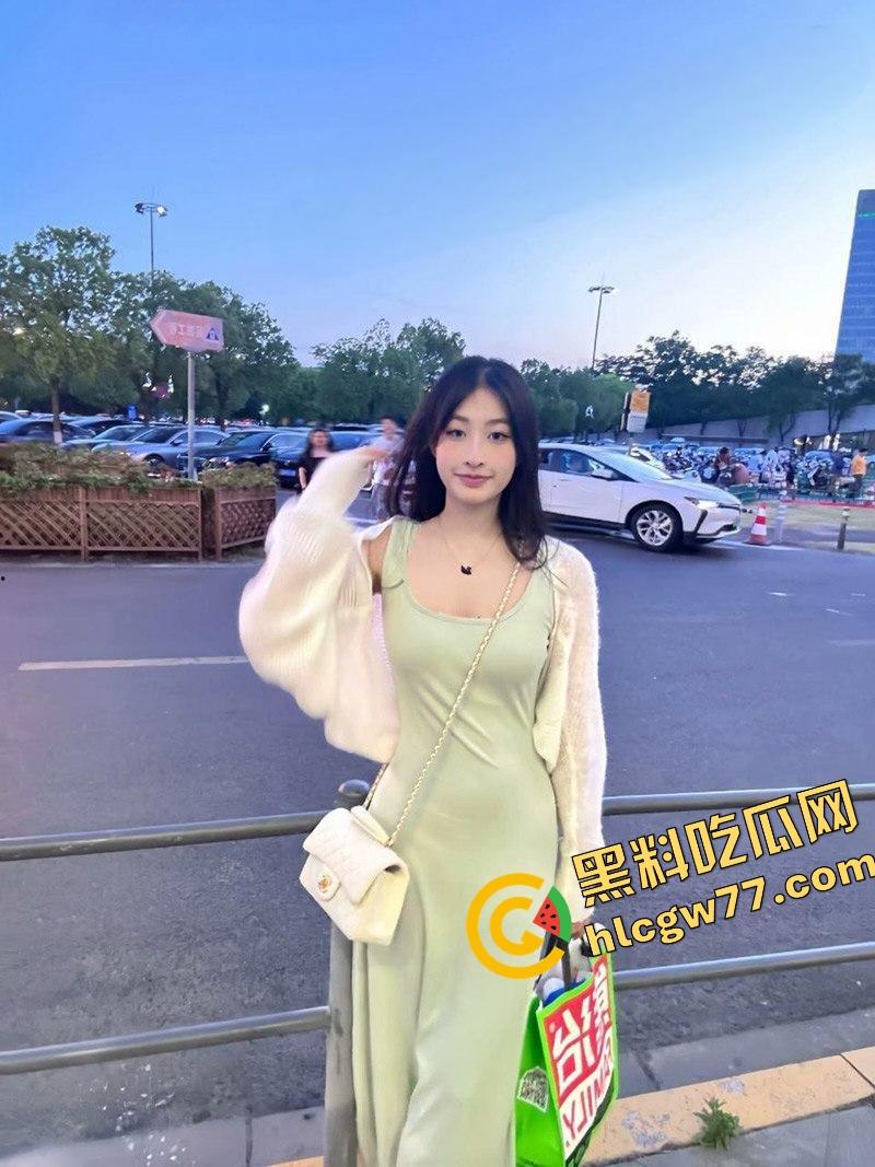 无锡科技职业学院校花【方诗蕊】私密视频流出 和男友做爱堪比AV 极品身材火爆全网！-4