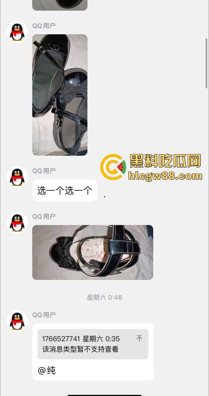 变态群友的分享！湖南脚控小哥去偷盗楼下小姐姐的的美鞋用来吃饭 脚控到已经病态 内容炸裂！-2