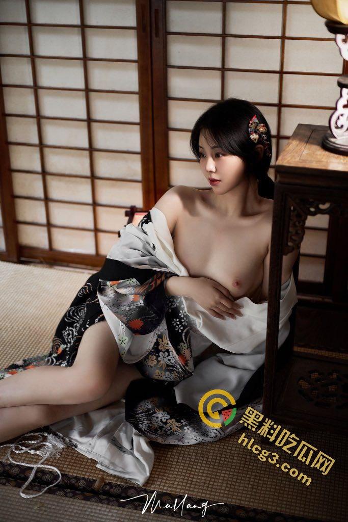 【一颗榴莲】福利姬8月露点自拍视频泄密！性感反差引发热议-17