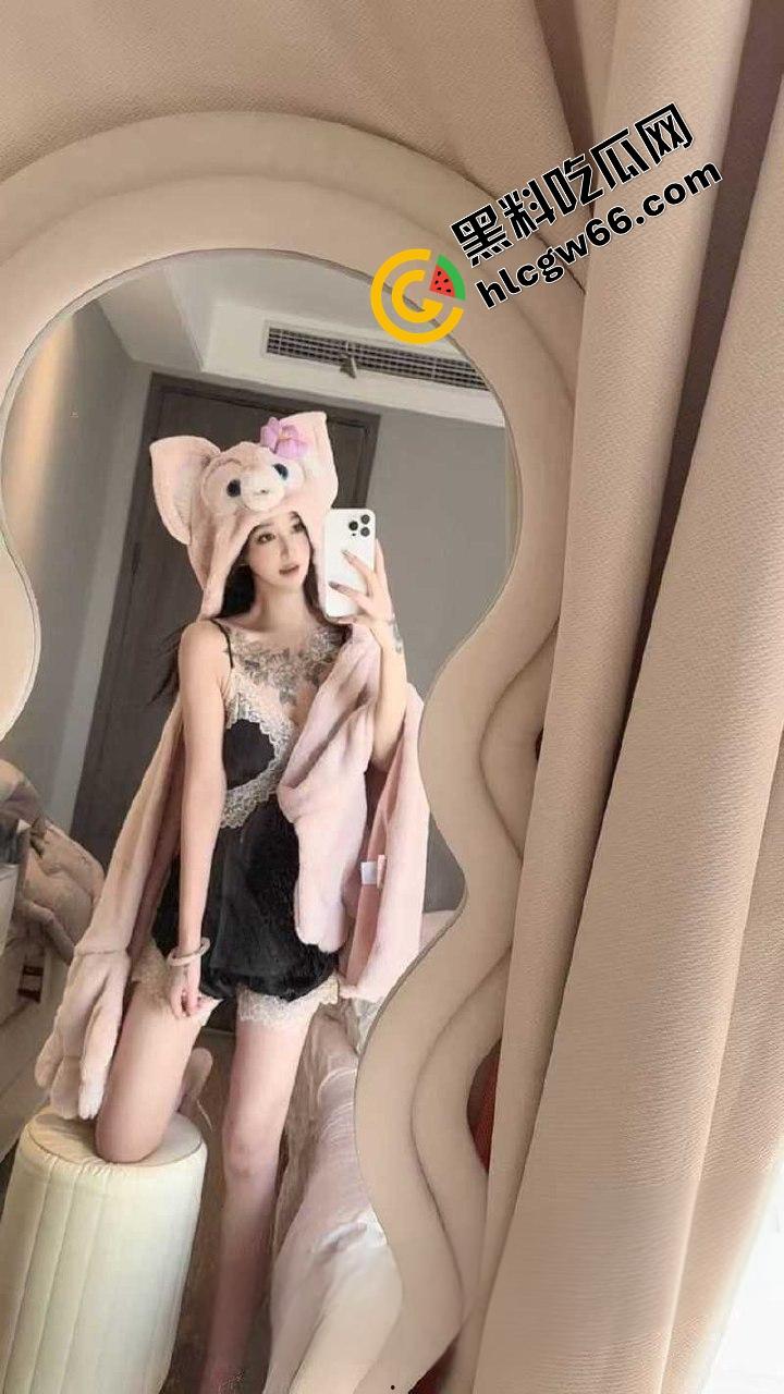 武汉王者女神【毛安琪】线下成鸡，王者上分换操一炮1500，小穴蹭几下就流水，果然游戏打得骚逼也松！-3