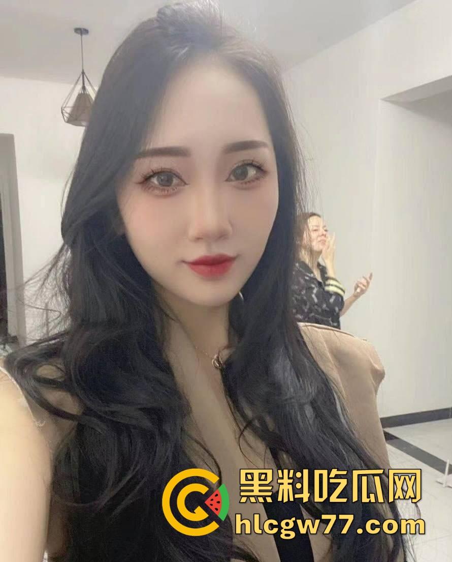 吃的真好 这西瓜出去进修一番回来成了进过逼的瓜 有钱人是真会玩 西瓜塞骚逼！-2