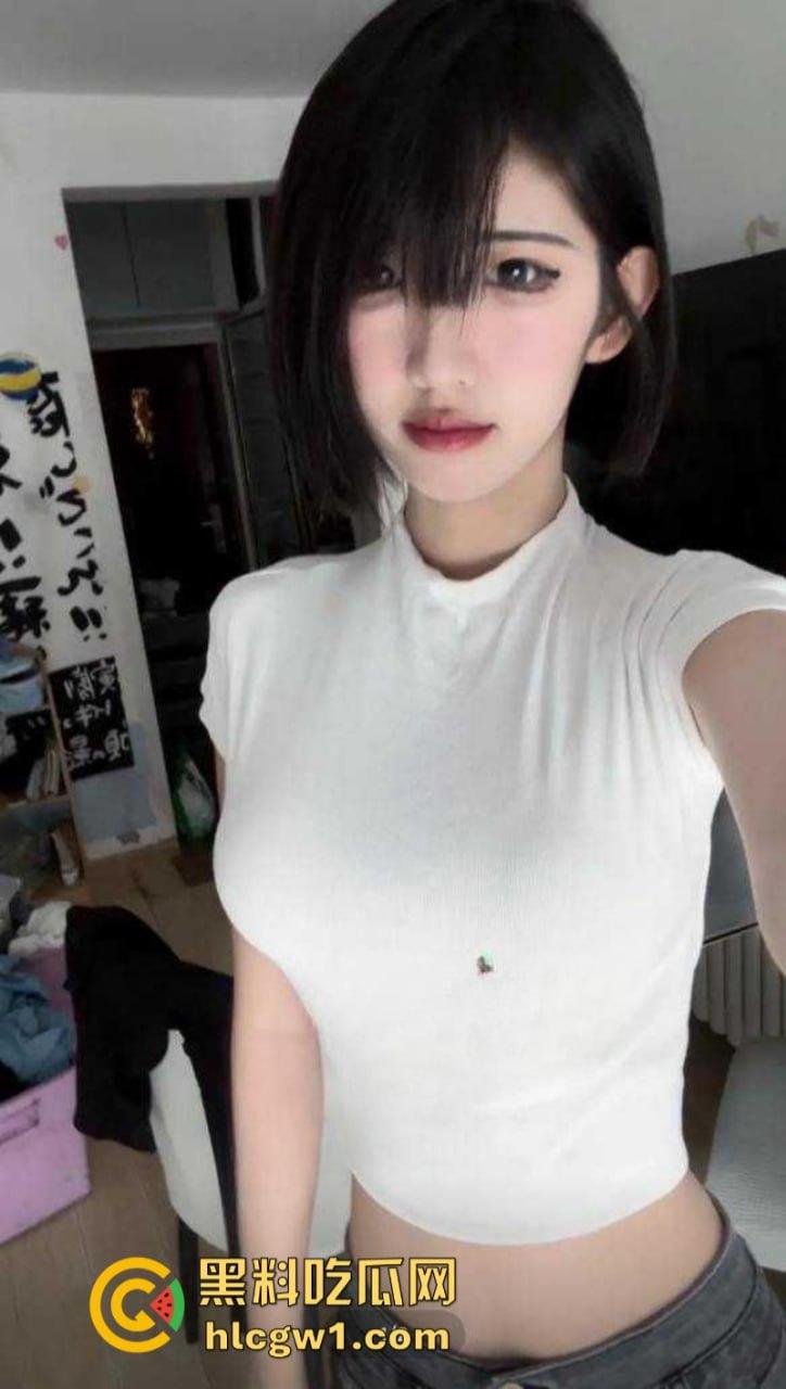 重口慎入!抖音40万粉丝网红【行简】金主高价定制曝光 大号水晶假屌插屁眼 屎都喷出来了!-2