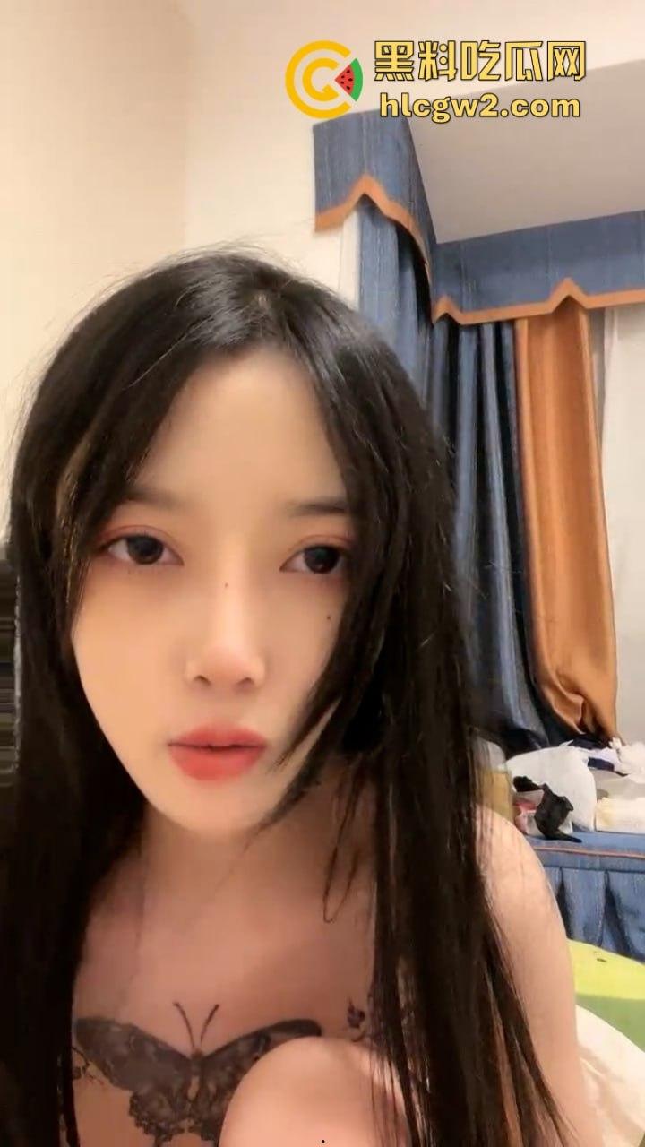 独家爆料!顶级校花颜值女神【小蝴蝶会飞】下海黄播露脸收费房福利 大长腿道具自慰狂插!-10