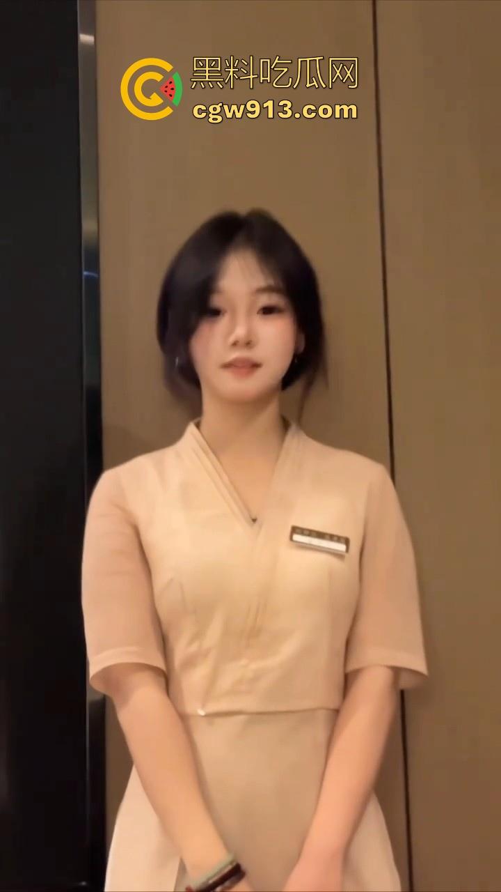 沐足偶遇白月光技师，甜美可爱清纯温柔，怒砸3000带回酒店后入，年轻时得不到的加倍操回来！-4