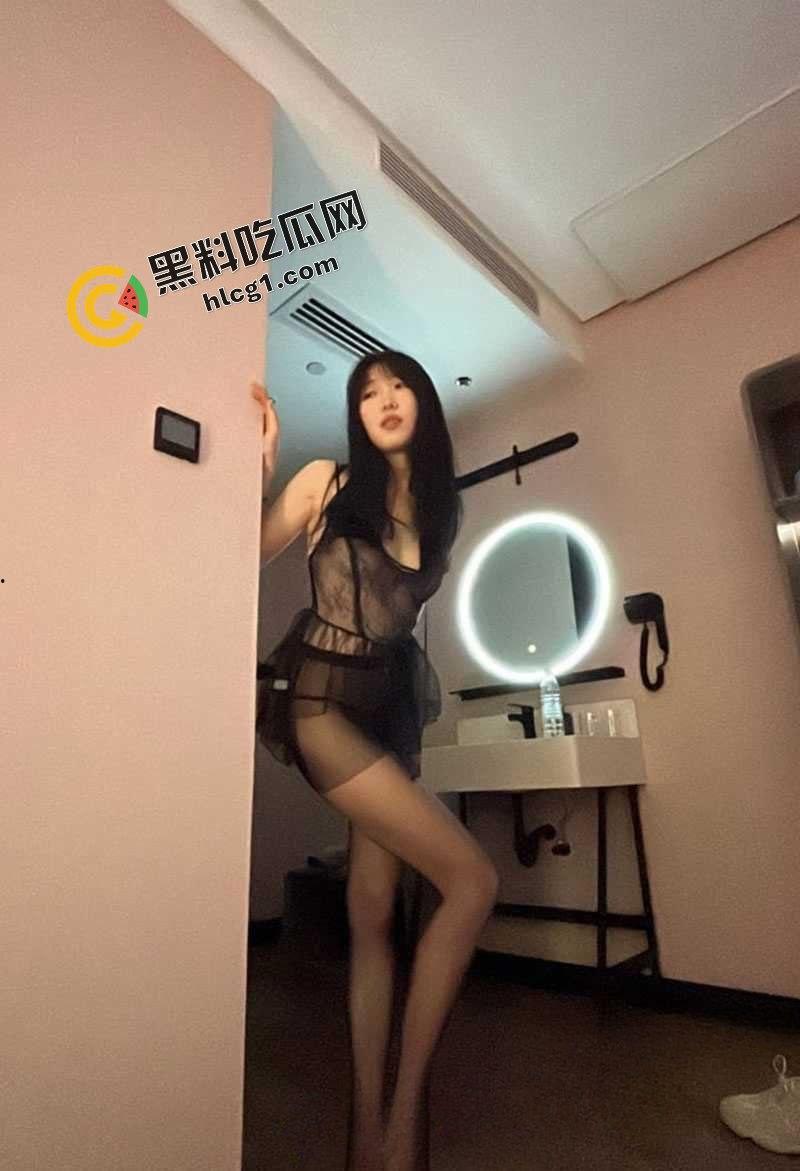 苏州大学医学院 性感女大学生『黄欣晨』小粉穴 蜜桃臀 与多金男友性爱 视频流出-3