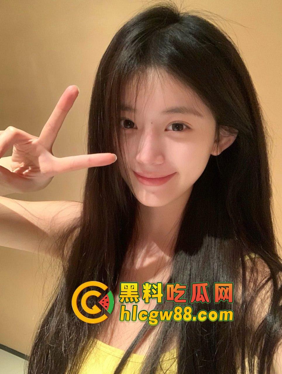 长沙榨汁姬学姐『 路瑶』狼人杀撸猫私人影院，床下高冷到底装御姐，床上可不是这个画风！-4