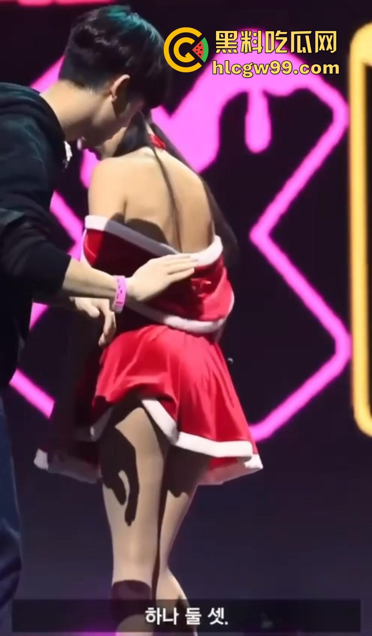 韩国变态综艺大曝光，女嘉宾肉丝真空被抽屁股，抽到逼湿呻吟不断，这是综艺还是SM现场？-5