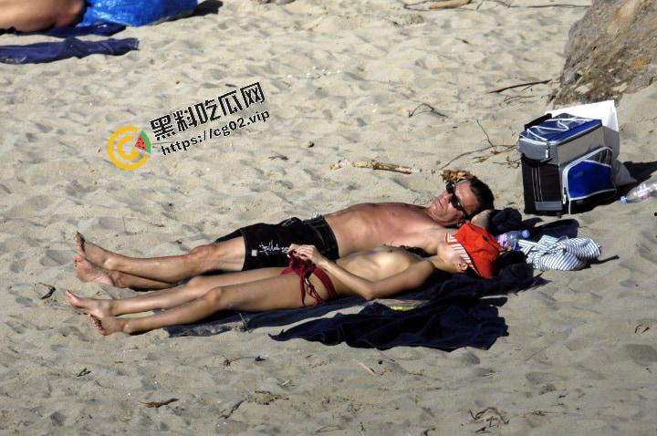 章子怡汪峰 宣布离婚 回顾下章子怡经典事件 沙滩裸晒被老外男友不停抠逼 和 影视激情床戏合集-10