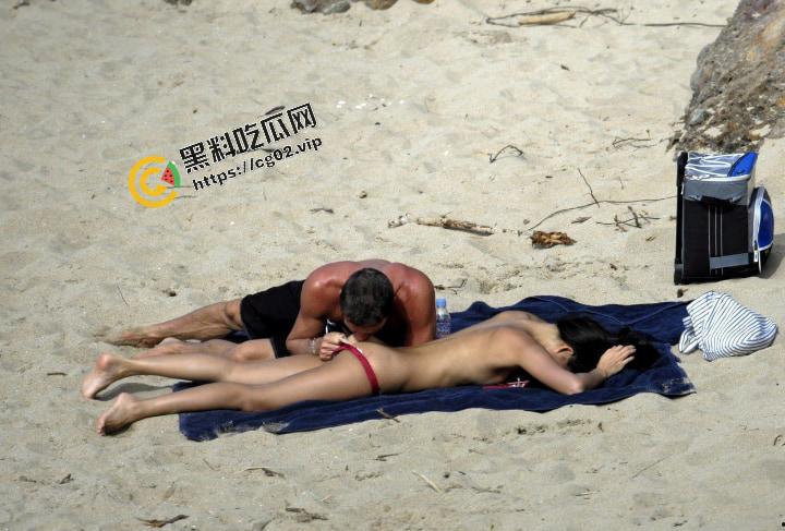 章子怡汪峰 宣布离婚 回顾下章子怡经典事件 沙滩裸晒被老外男友不停抠逼 和 影视激情床戏合集-15