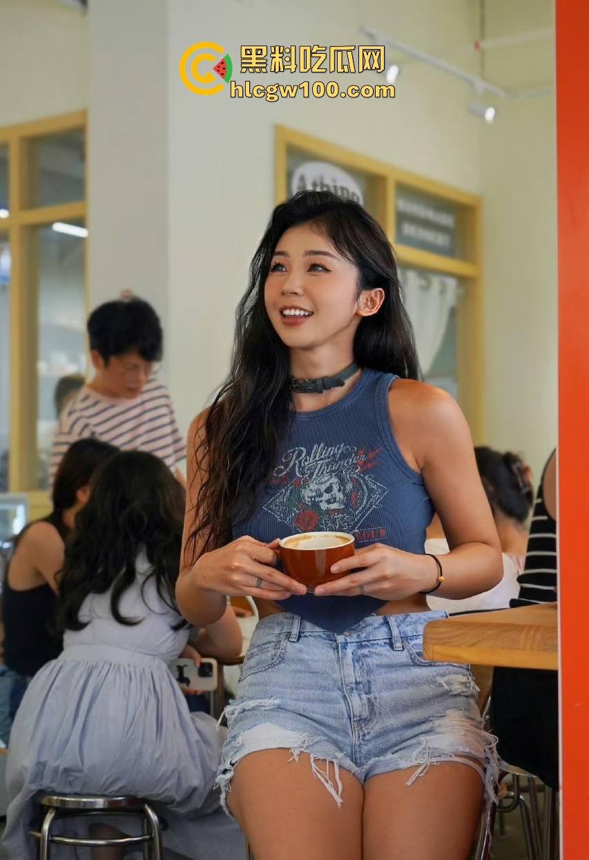 顶级大瓜！！CCTV5体育频道主持人【张曼源】直播漏奶，体育主持的身材真是极品，这奶子也够大。-4