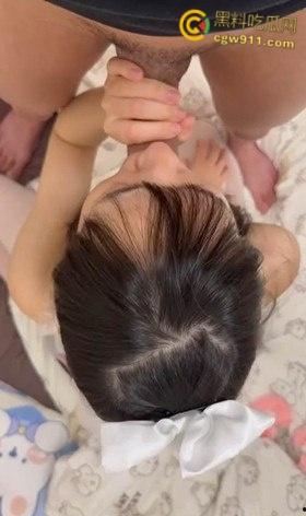 武汉纺织大学【徐思洁】 ，做爱时为寻求刺激找人语音通话，清纯学妹深喉口交，情趣内衣捆绑调教，简直骚到没边！-5