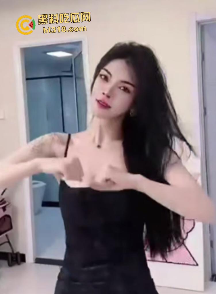 骚女舞蹈生【黄丽娜】找了绿帽龟男友管不住，性欲爆棚只能跳舞勾炮友，被后入操到浪叫求饶！-6