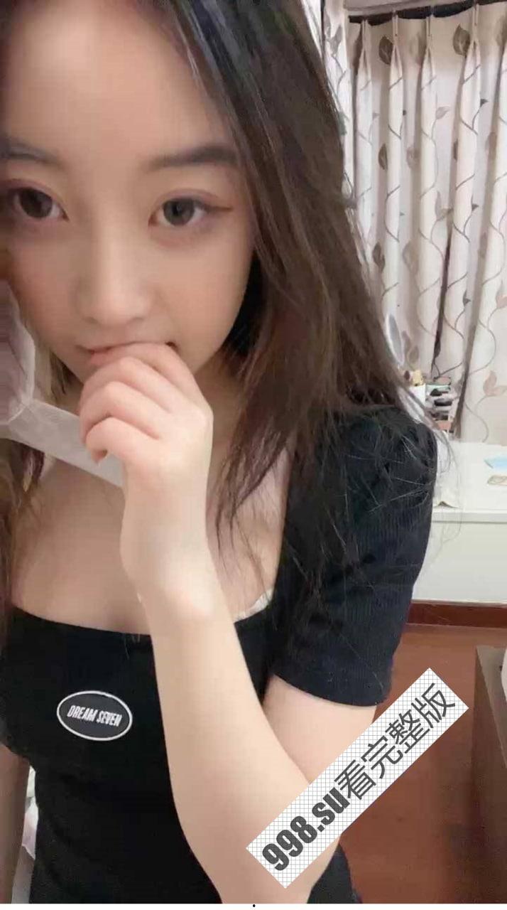 高颜值小姐姐极致诱惑！新道具 20CM 假屌抹上润滑油插入骚穴 翘起美腿掰穴摆弄！-2