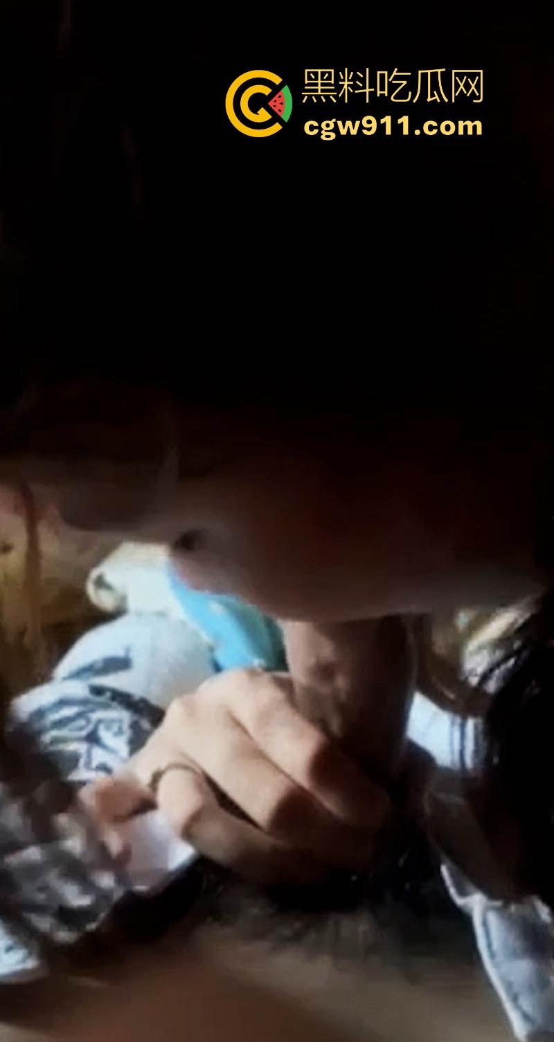 江西工商学院极品学妹【池彦佳】约炮视频曝光，交友不慎约炮渣男无情曝光，深喉口交打桩后入 画面火辣到炸！-5