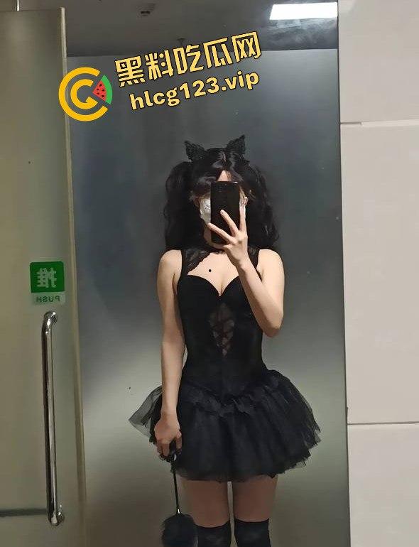 抖音Ashley微博寸言女王大尺度反差裸舞视频流出！粉嫩奶头加上嫩穴，勾得人想舔两口！-7