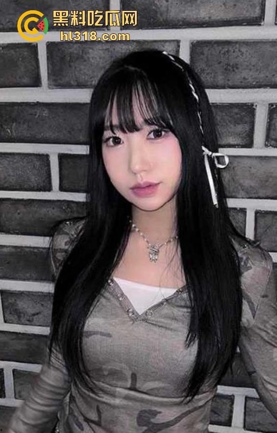 湖南农业大学【林薇雅】酒店约炮视频曝光，清纯女大变身淫娃，极品口活与淫荡骑乘操起来真的太爽了！-1