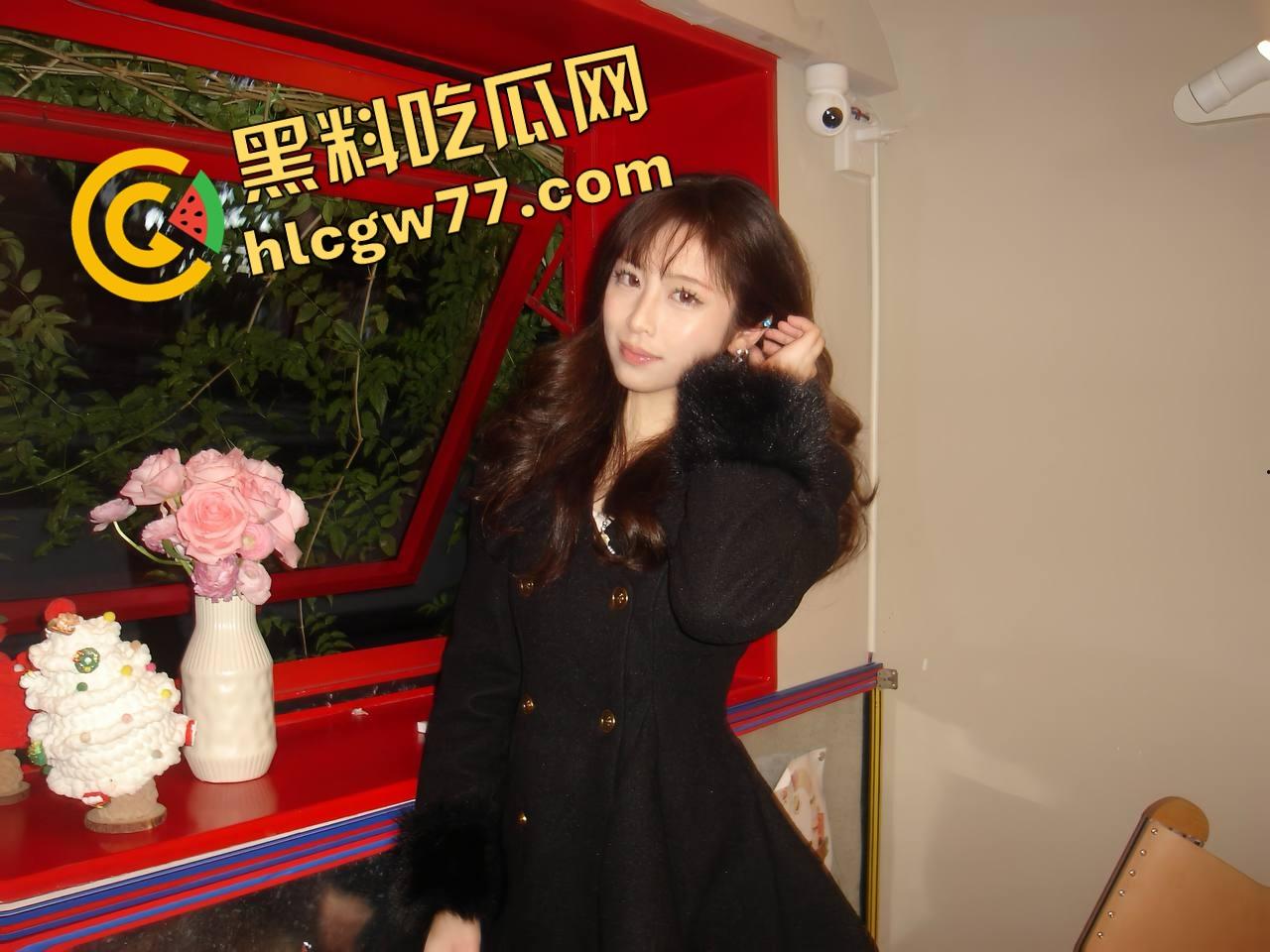 山东瓜友艳遇黑丝少妇，戴口罩遮不住骚气，实战无套爆操，身材太绝了！-5