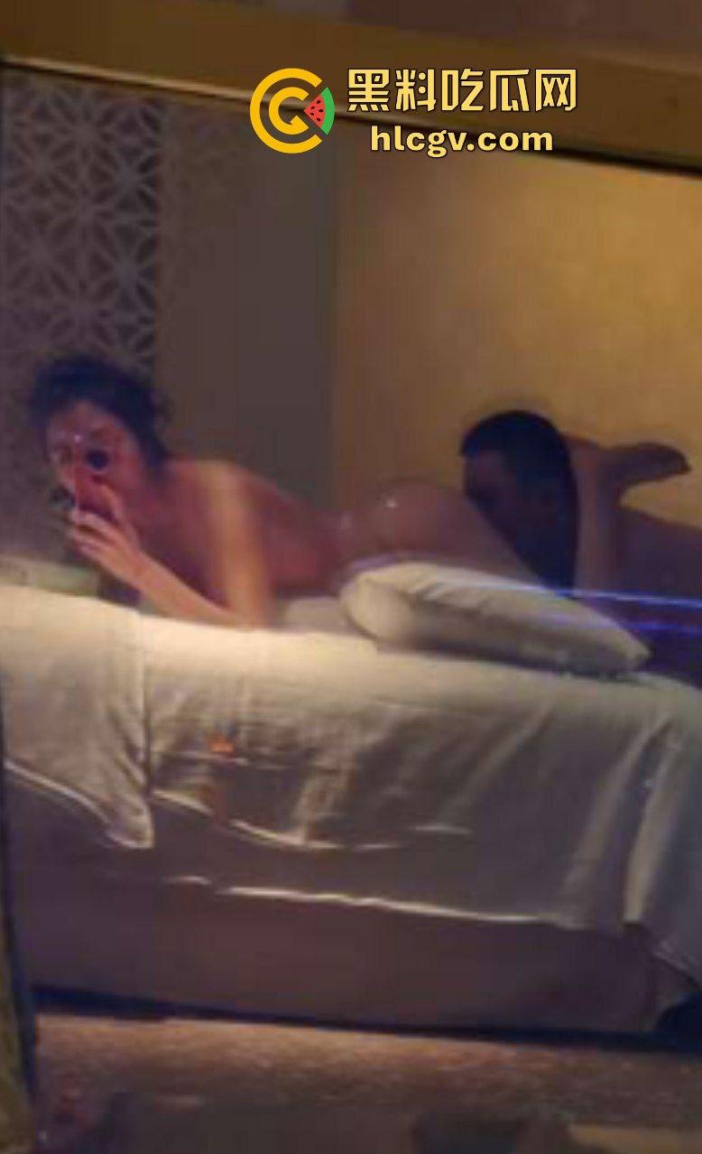 瓜友爆料济南骚人妻【范纯熙】偷吃！老公出差，她急喊人上门草骚逼，一天不日就难受！-21