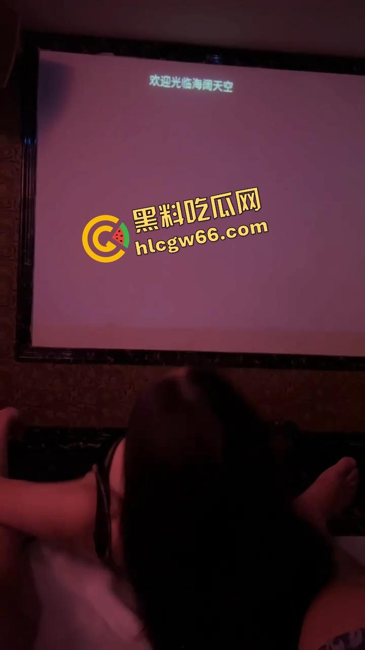 高端技师就是不一样，能用头给你按摩！周五放松一下，奶子在眼前晃，头在下面动，舒爽到灵魂发麻！-8