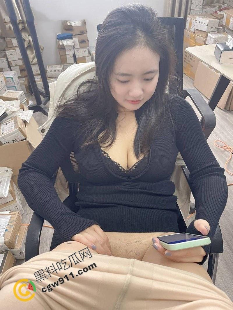 湖南微胖巨乳人妻【刘晓洁】与绿帽癖老公私拍流出！狂野户外露出，雪白丰满撩人心弦，无套狂操淫水四溢-2