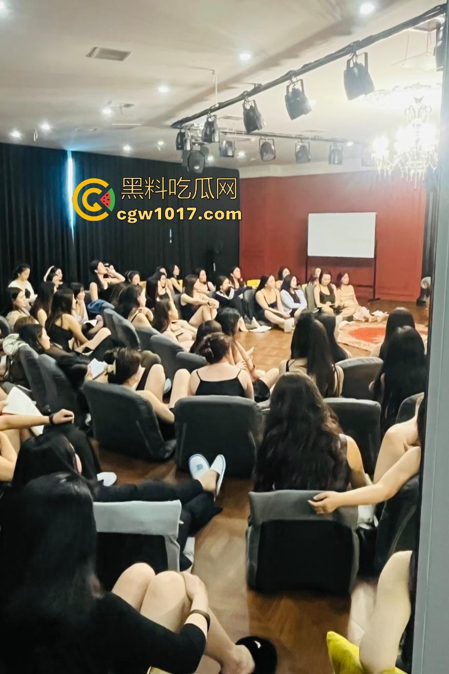 杭州性商学院训练营教如何当女人！伊兰迪正宫娘娘1V1传授性爱技术，课堂秒变大尺度活春宫！-3