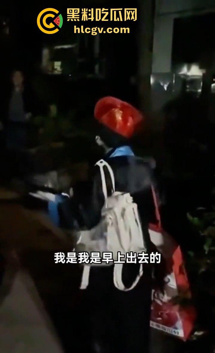 四川某小区大爷大妈遛弯险被僵尸小姐姐吓出屎尿！这清朝妆容真没谁了！-3